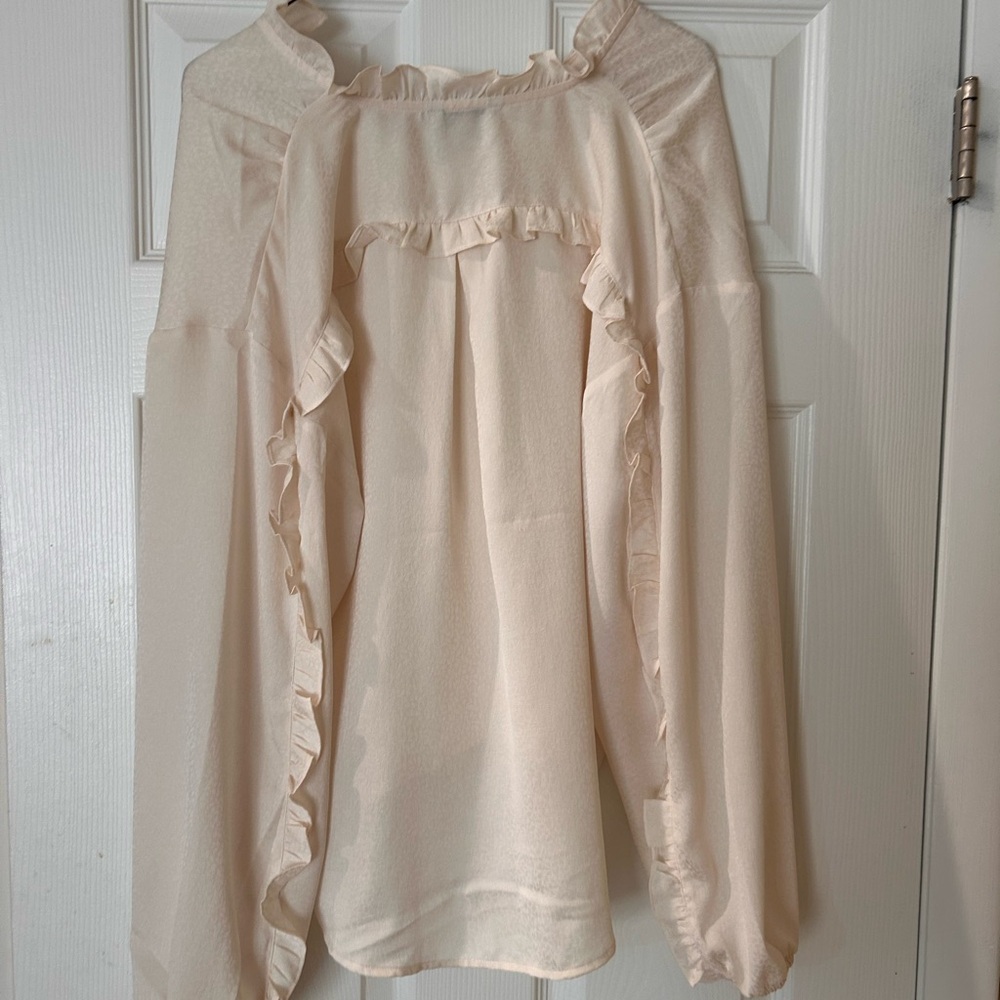 Express Cream Ruffle Blouse - Picture 3 of 6